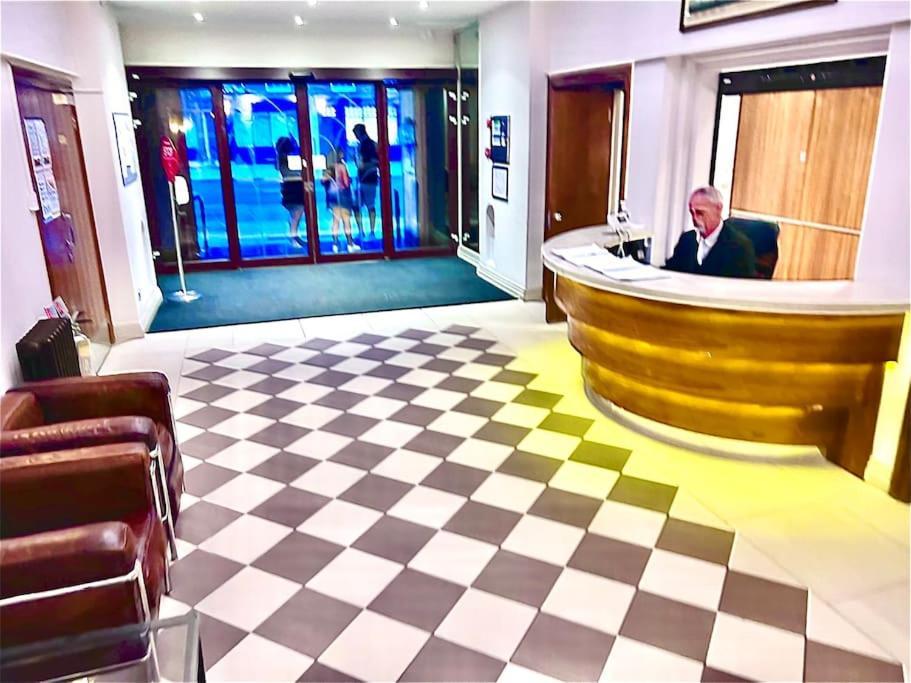 King-Sized Studio, 6Th Floor + Lift, Regent'S Park London Eksteriør bilde